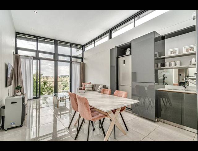 1 BEDROOM APARTMENT FOR SALE IN HOUGHTON ESTATE